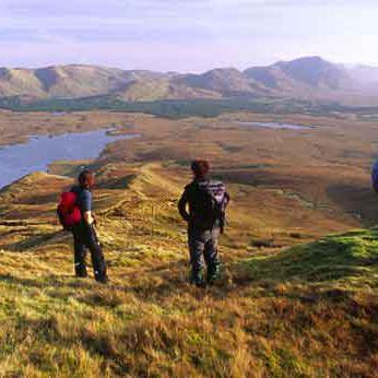 Hexagonal columns, a wishing chair and a giant’s foot?