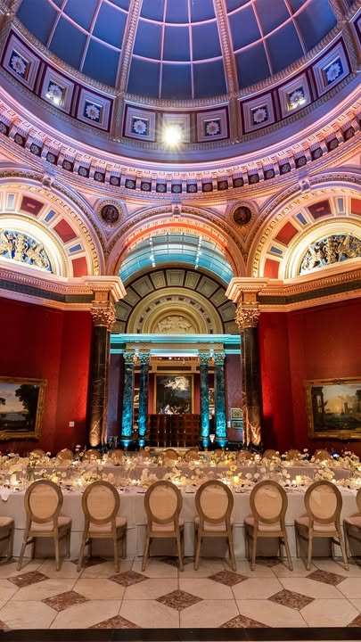 ✨ England: where history meets high-energy.